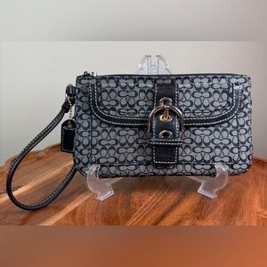 Vintage COACH Signature Soho Black and White Wristlet Clutch EUC